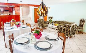 Cozy Country House 3*